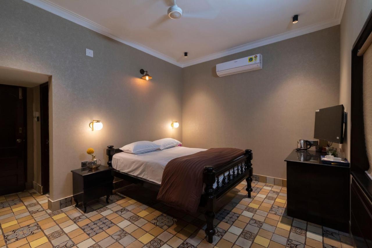 Hotel J'S Nest à Calcutta Extérieur photo
